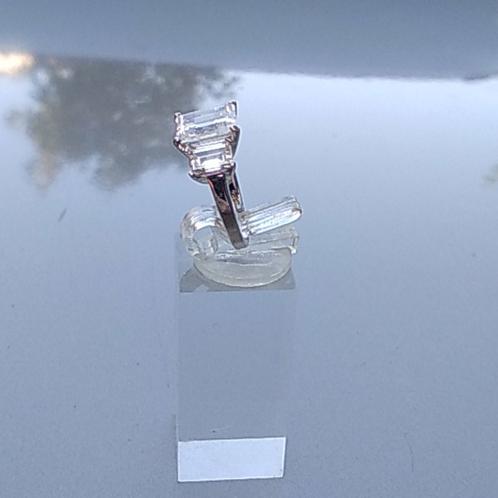 Signity Star 3 stone cocktail ring - Picture 3 of 8